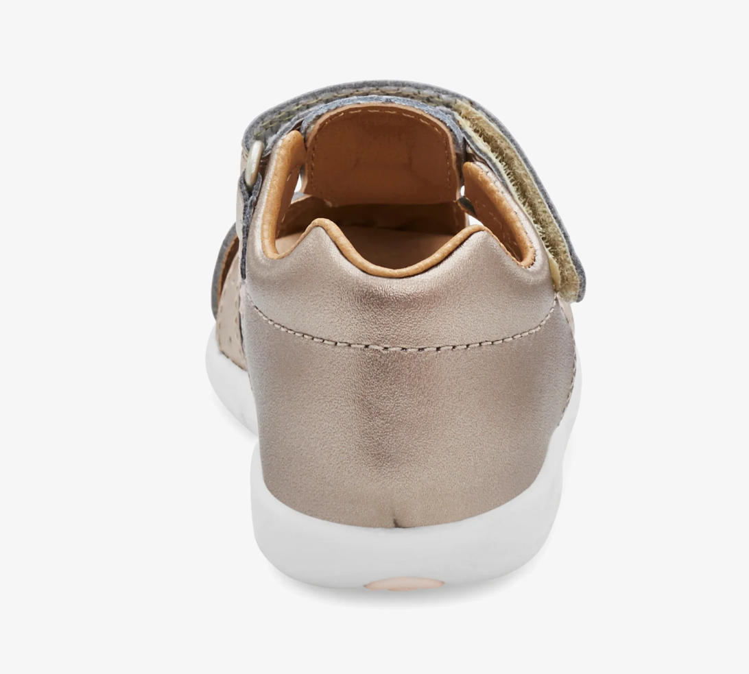 Xena Champagne/Stride Rite